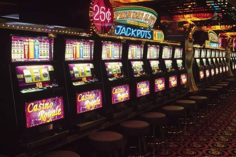 j777 Sportsbook ဘောလုံး